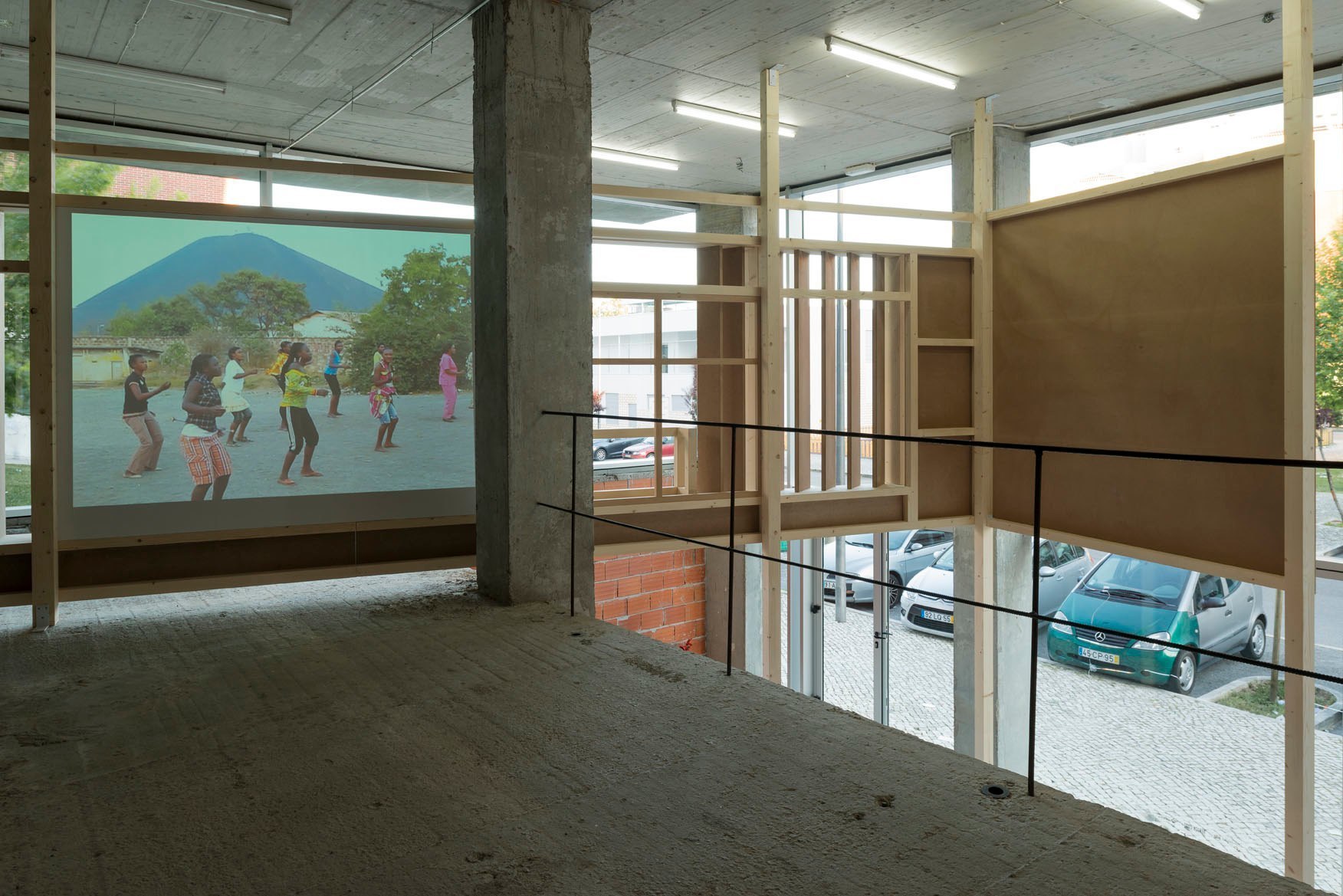 Ângela Ferreira, ‘Indépendance Cha Cha’, installation view, Lumiar Cité, 2014